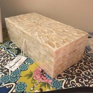 tommy bahama box